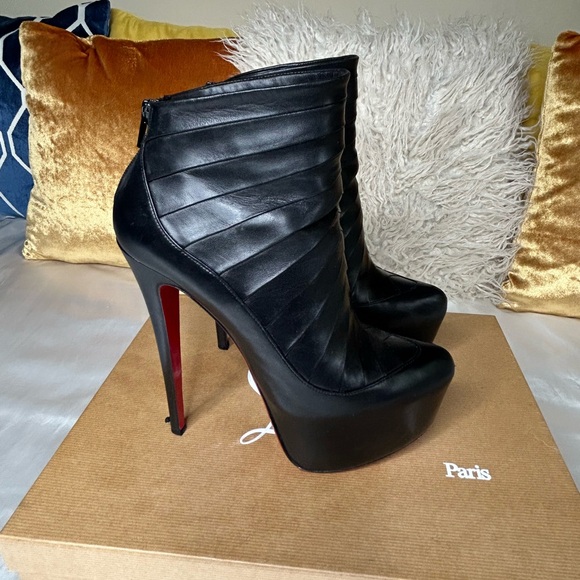 Christian Louboutin Armor Nappa 160 Booties - Picture 8 of 15